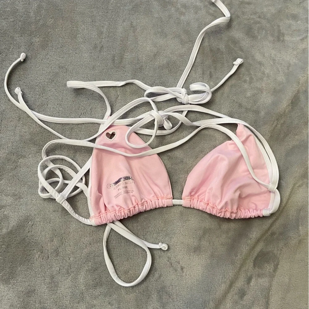 New! Frankies Bikinis Alessa Bikini Top pink with heart cutout 24424